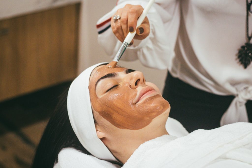 Chăm Sóc & Bảo Vệ Làn Da Mùa Hè Bằng Thảo Mộc Tự Nhiên